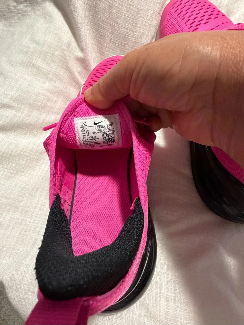 Nike Women’s Vibrant Pink Athletic Sneakers